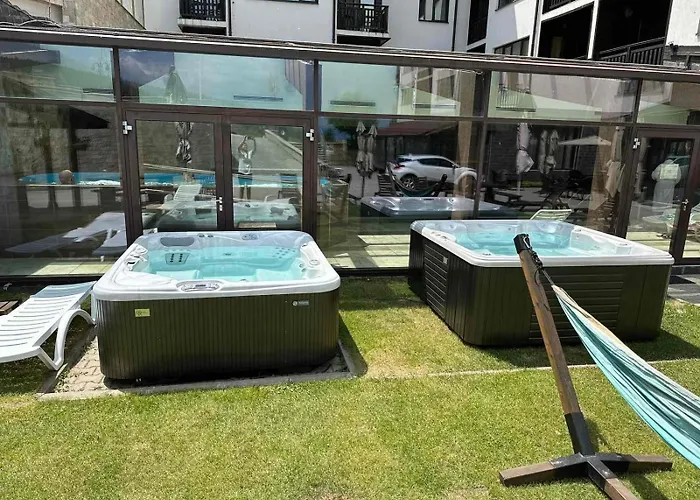 Royal Family Aparthotel