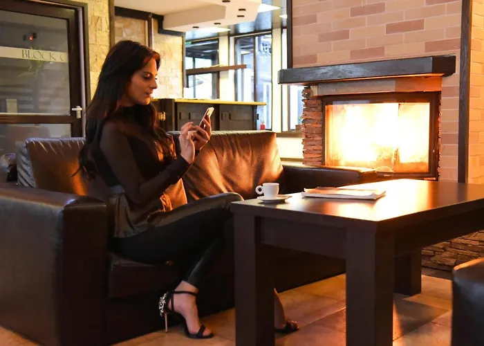 Royal Family Aparthotel 3*