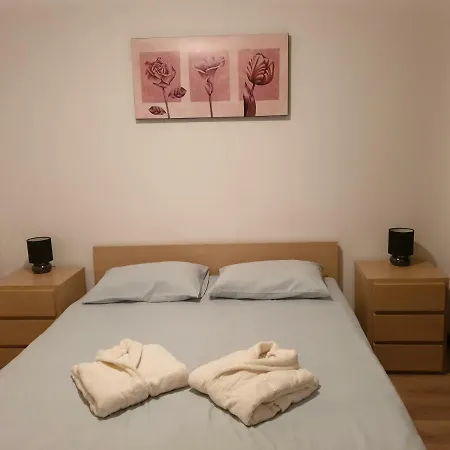 Aparthotel Royal Family 3*