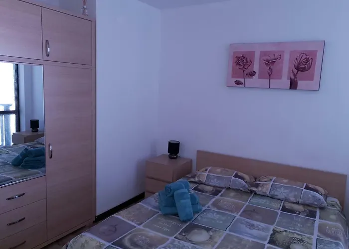 Royal Family Apart-hotel 3*