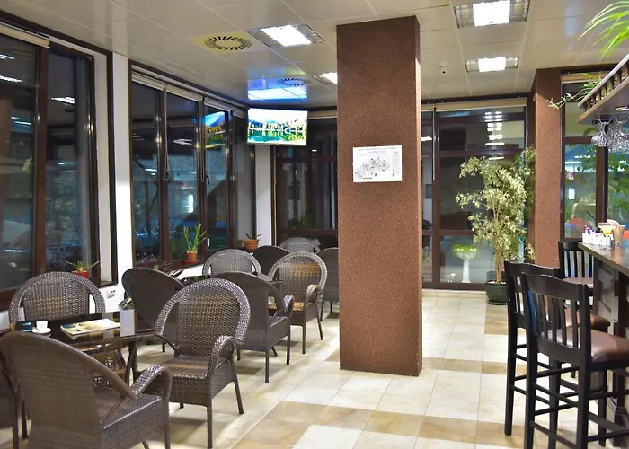 Royal Family Apartmanhotel Banszko